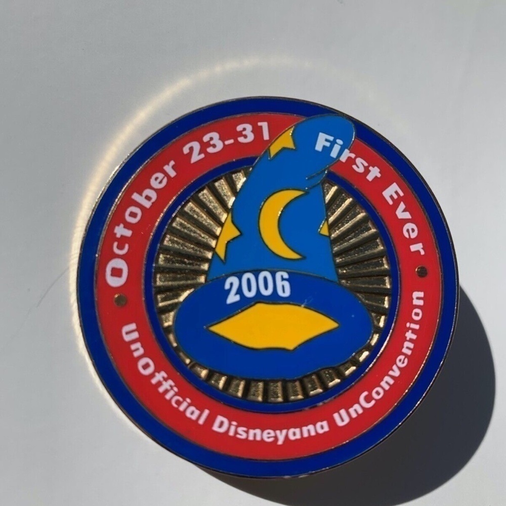Unofficial Disneyana Fan Club DFC Convention Pin 2006 WDW Walt Disney LE Pin 2" - Picture 2 of 4